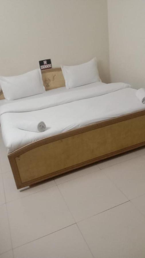 Hotel Rajdhani Halol ภายนอก รูปภาพ